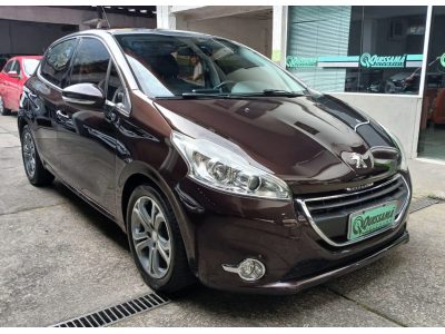 PEUGEOT 208 2015