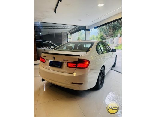 BMW 320i - foto 3