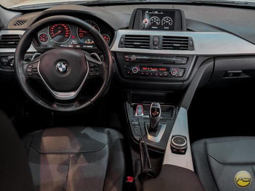BMW 320i - foto 4