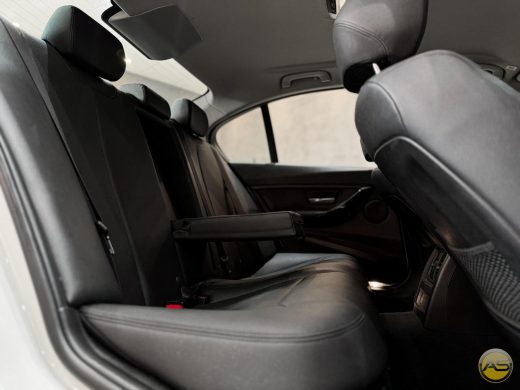 BMW 320i - foto 7