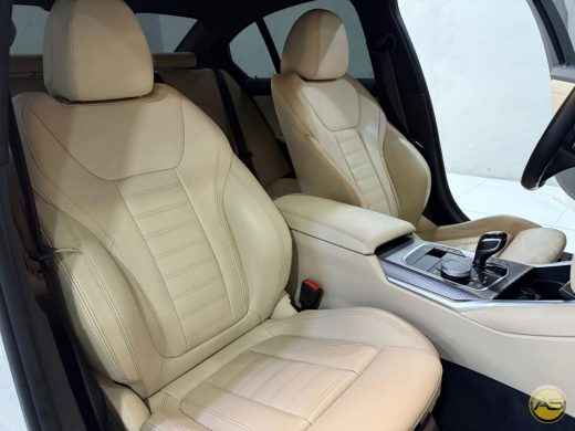 BMW 330i - foto 7