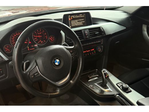 BMW 320i - foto 4