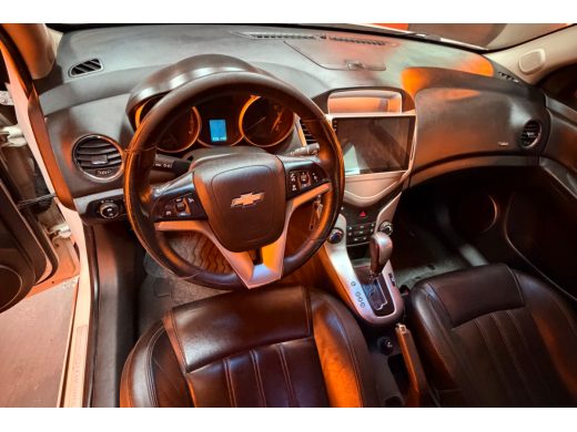 CHEVROLET Cruze - foto 2