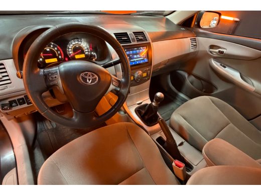 TOYOTA Corolla - foto 2