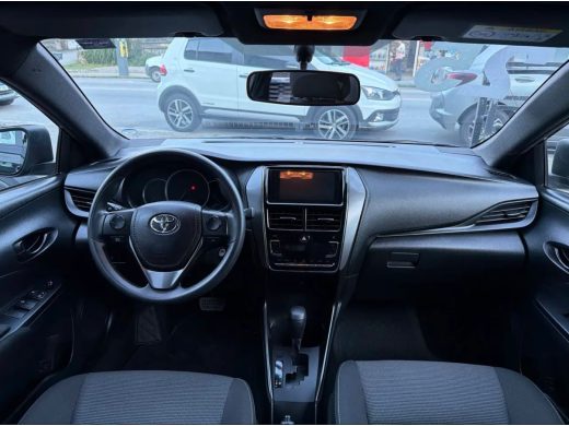 TOYOTA YARIS - foto 3