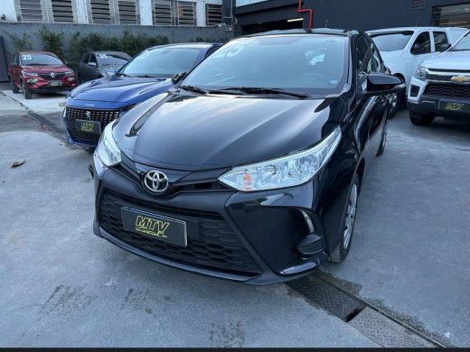 TOYOTA YARIS - foto 2