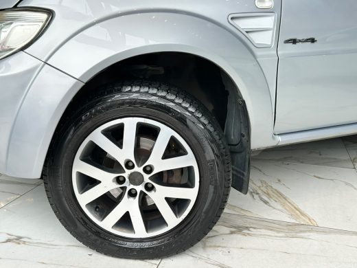 MITSUBISHI Pajero TR4 - foto 3