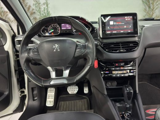 PEUGEOT 208 - foto 8