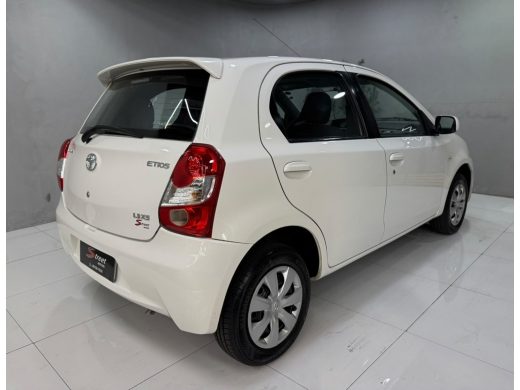 TOYOTA Etios - foto 5