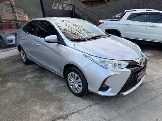 TOYOTA YARIS - foto 2