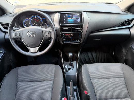 TOYOTA YARIS - foto 8