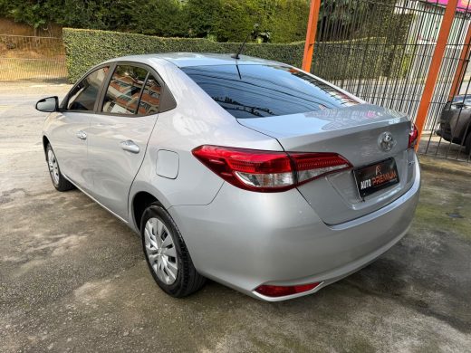 TOYOTA YARIS - foto 5