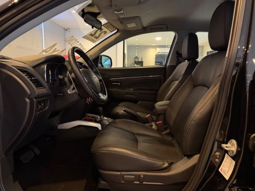 MITSUBISHI Outlander Sport - foto 4