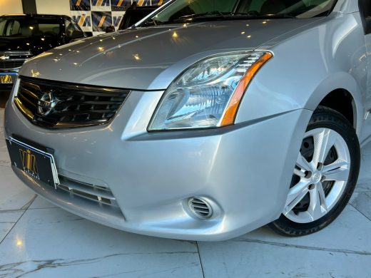 NISSAN Sentra - foto 2