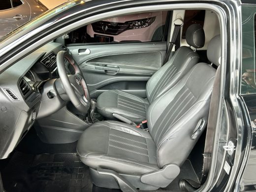 VOLKSWAGEN Saveiro - foto 4