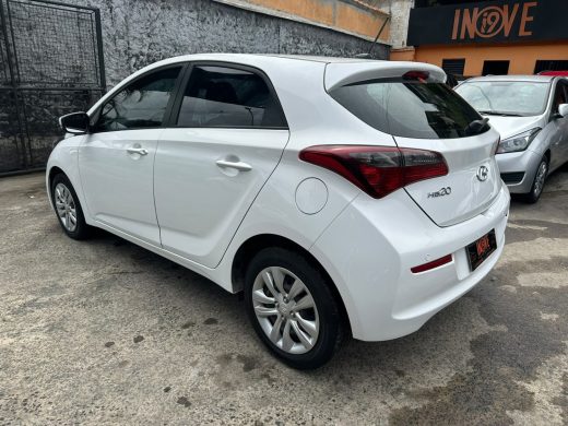 HYUNDAI HB20 - foto 6