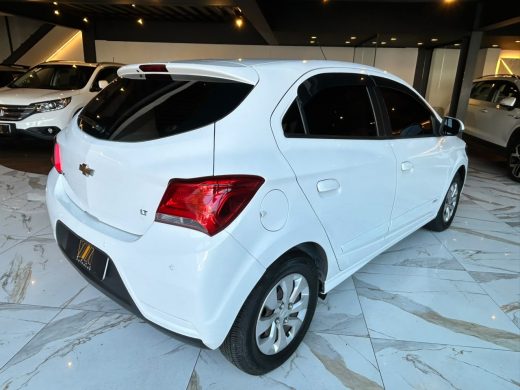 CHEVROLET Onix - foto 6