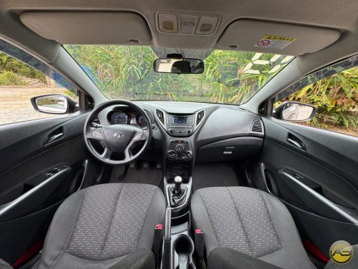 HYUNDAI HB20 - foto 4