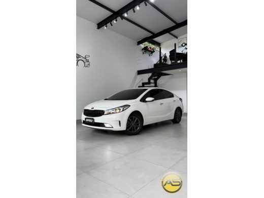 KIA Cerato - foto 2