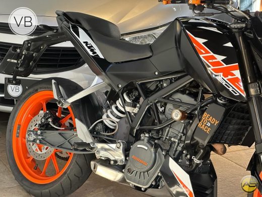 KTM 390 Duke - foto 2