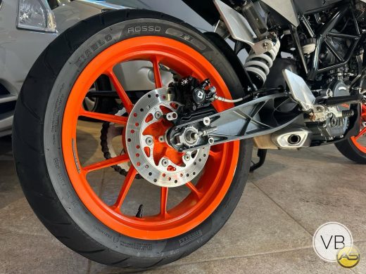 KTM 390 Duke - foto 7
