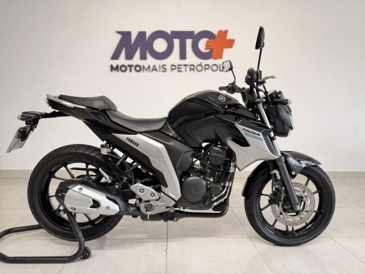 YAMAHA FZ25 - foto 2