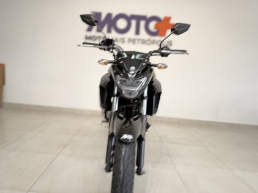 YAMAHA FZ25 - foto 8