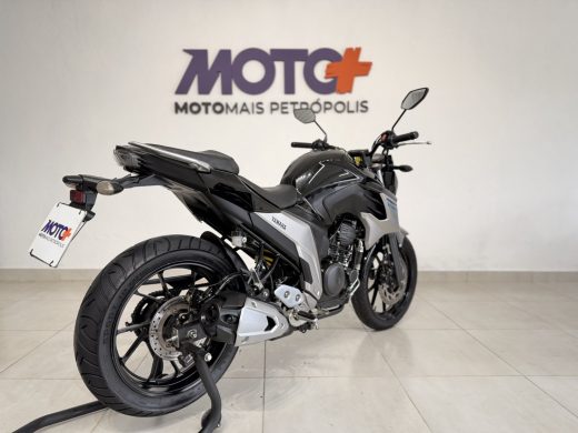 YAMAHA FZ25 - foto 3