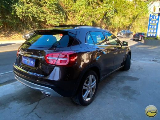 MERCEDES-BENZ GLA 200 - foto 2