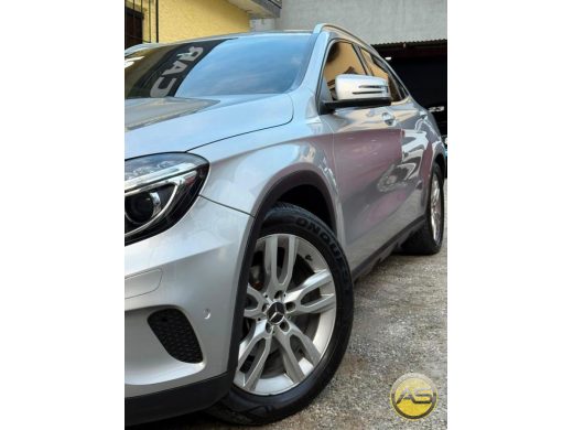 MERCEDES-BENZ GLA 200 - foto 3