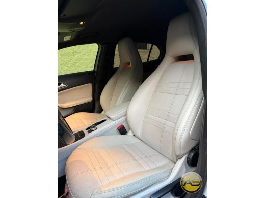 MERCEDES-BENZ GLA 200 - foto 5