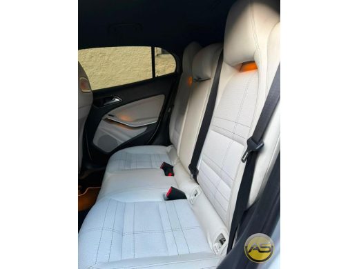 MERCEDES-BENZ GLA 200 - foto 6