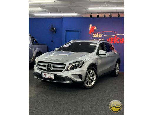 MERCEDES-BENZ GLA 200 - foto 3