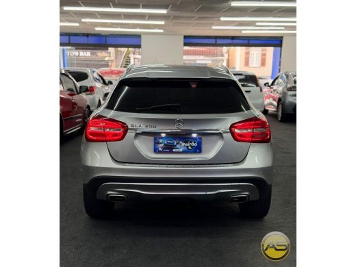 MERCEDES-BENZ GLA 200 - foto 4