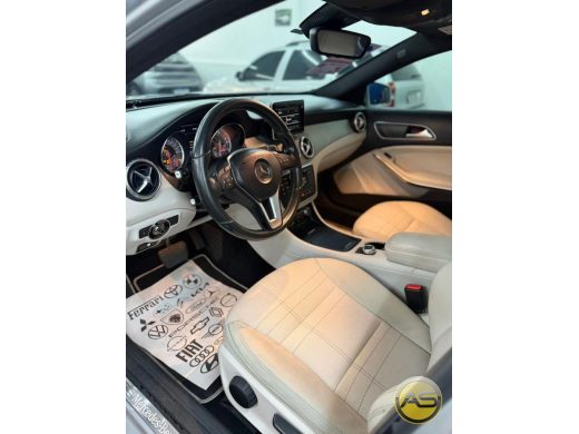 MERCEDES-BENZ GLA 200 - foto 6
