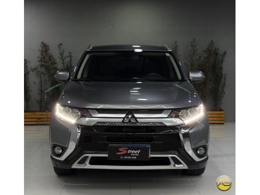 MITSUBISHI Outlander - foto 2