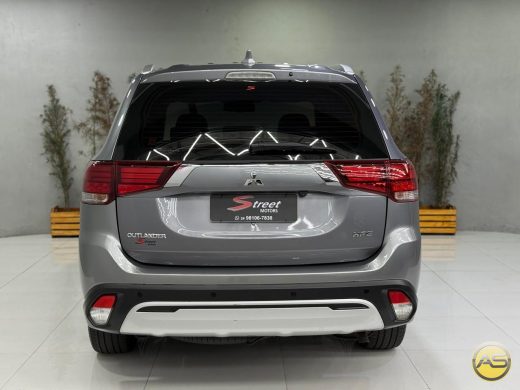 MITSUBISHI Outlander - foto 4