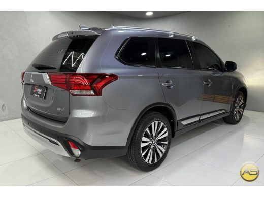 MITSUBISHI Outlander - foto 6