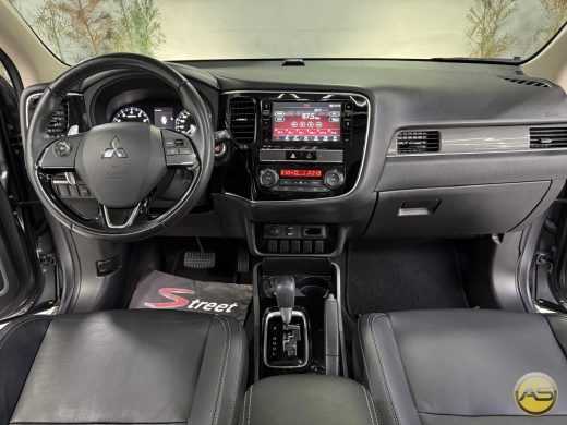 MITSUBISHI Outlander - foto 7