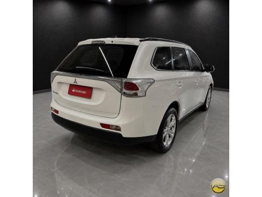 MITSUBISHI Outlander - foto 4