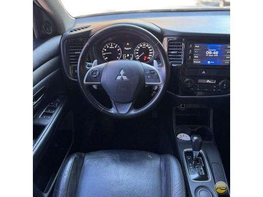 MITSUBISHI Outlander - foto 7