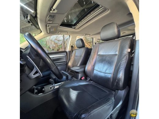 MITSUBISHI Outlander - foto 9