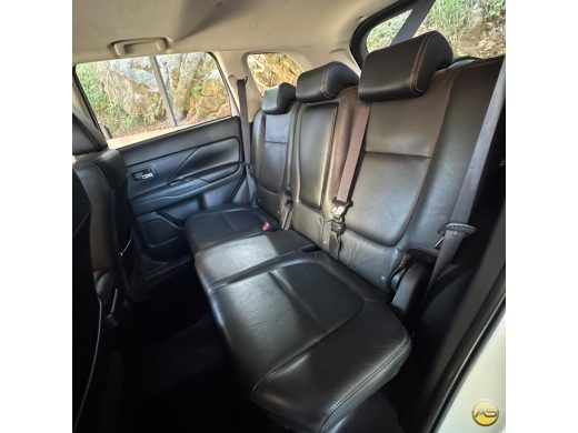 MITSUBISHI Outlander - foto 10