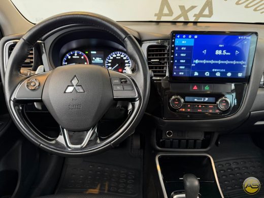 MITSUBISHI Outlander - foto 2