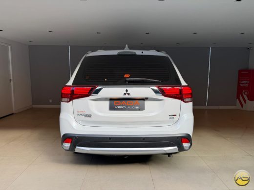 MITSUBISHI Outlander - foto 10