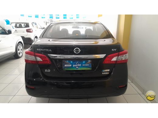NISSAN Sentra - foto 2