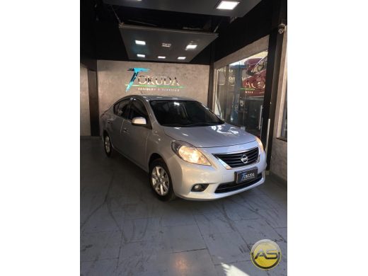NISSAN Versa - foto 2