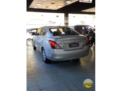 NISSAN Versa - foto 3