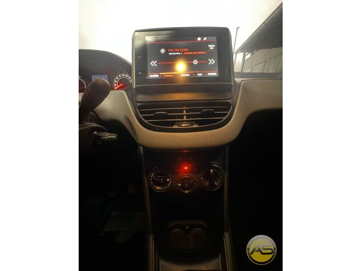 PEUGEOT 208 - foto 8
