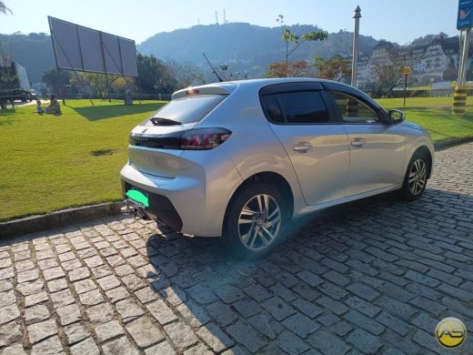 PEUGEOT 208 - foto 5